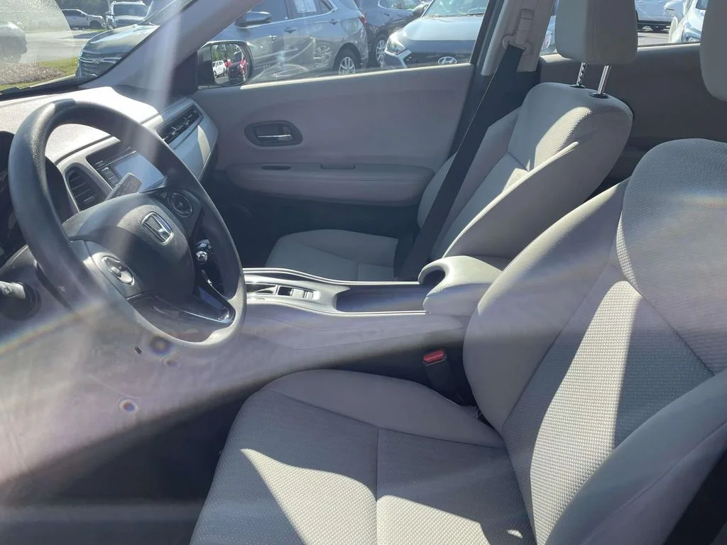 Used 2018 White Honda LX image 18