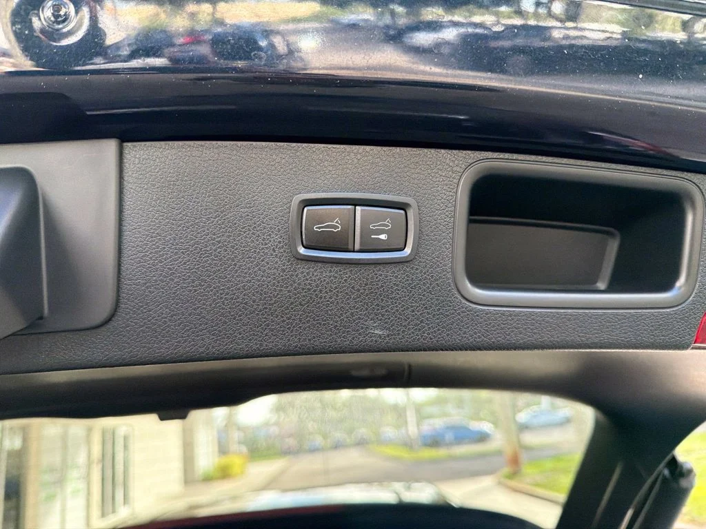 Used 2019 Black Porsche Base image 34