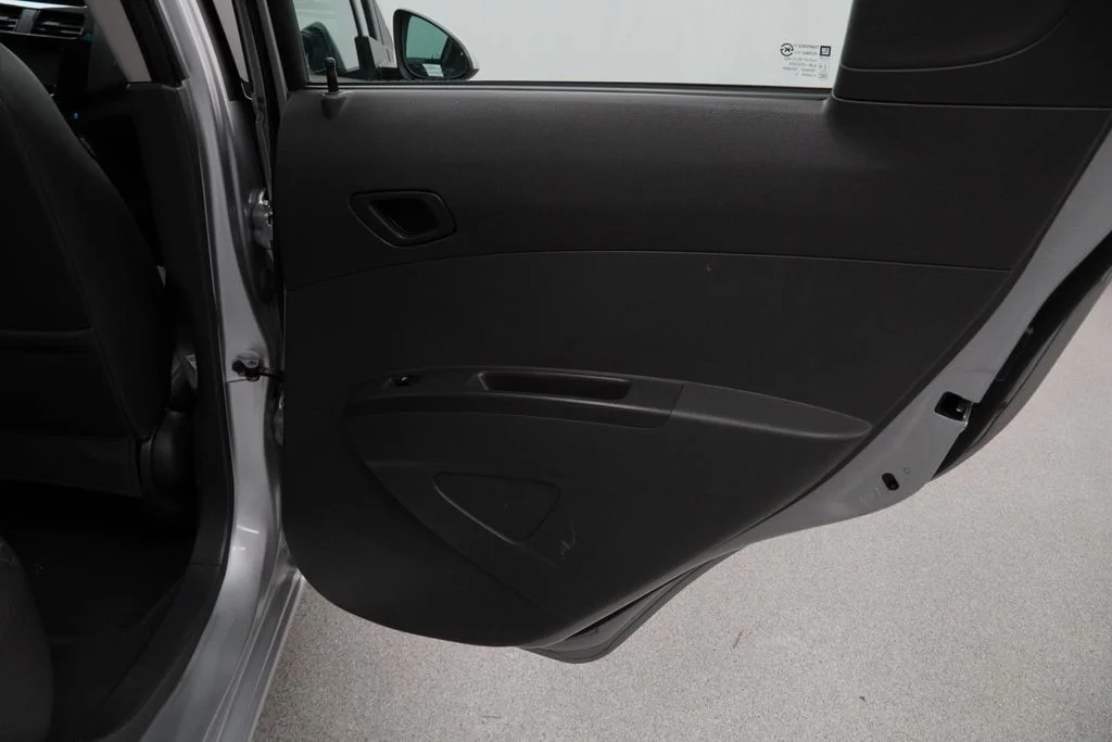 Used 2015 Silver Chevrolet 1LT image 42