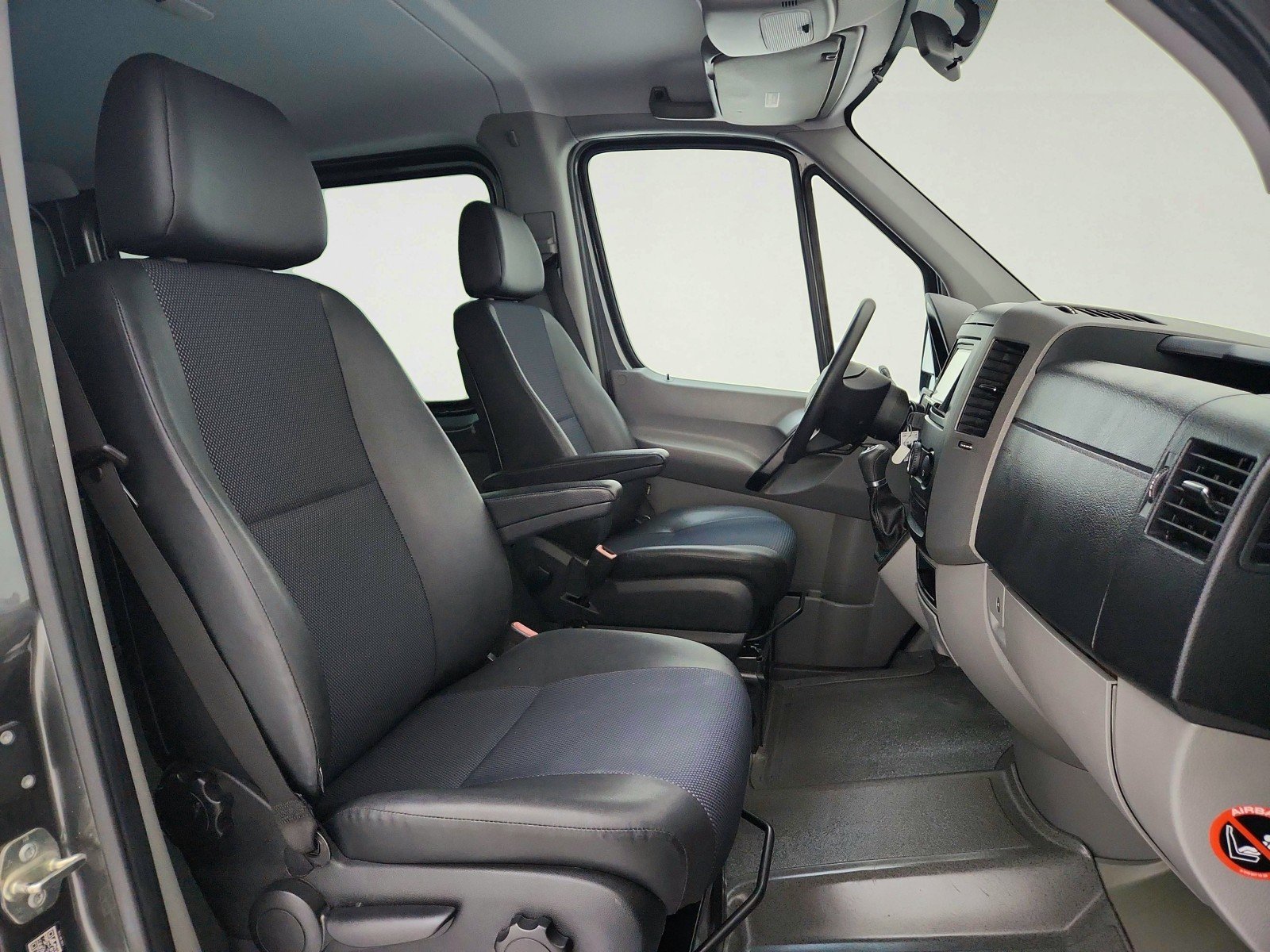 Used 2016 Graphite Gray Metallic Mercedes-Benz crew no seats image 26