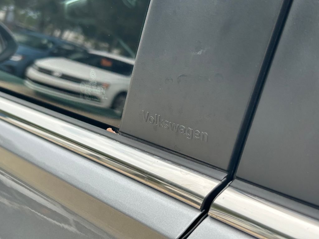 Certified Used 2025 Silver Volkswagen 1.5T SE image 28