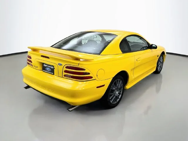 Used 1995 Yellow Ford  image 7