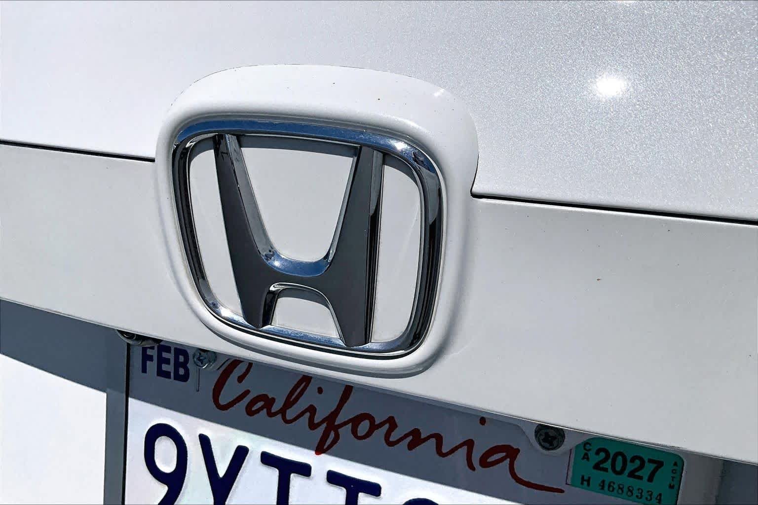 Used 2020 Platinum White Pearl Honda  image 30