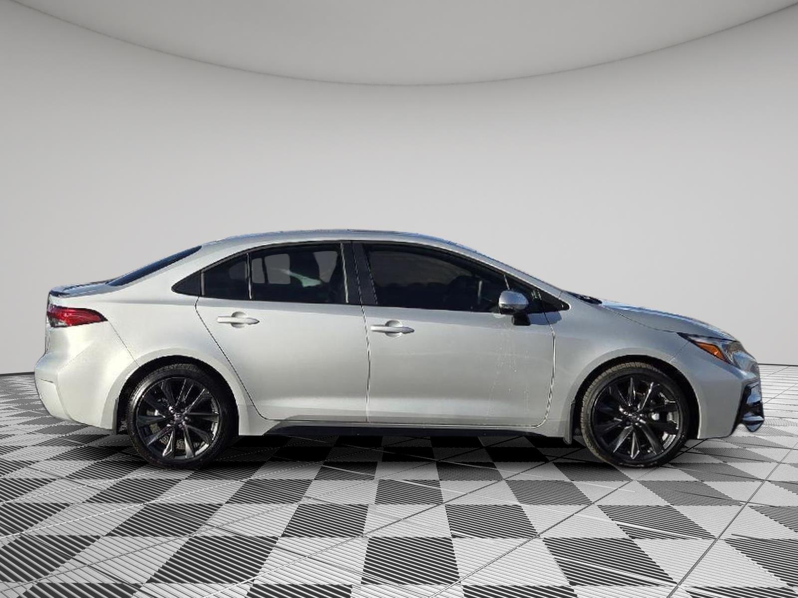 2026 Toyota Corolla XSE - Photo 8