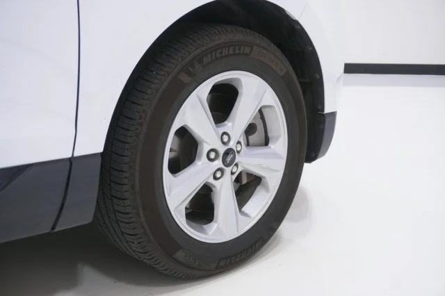 Used 2023 WHITE Ford SE image 5