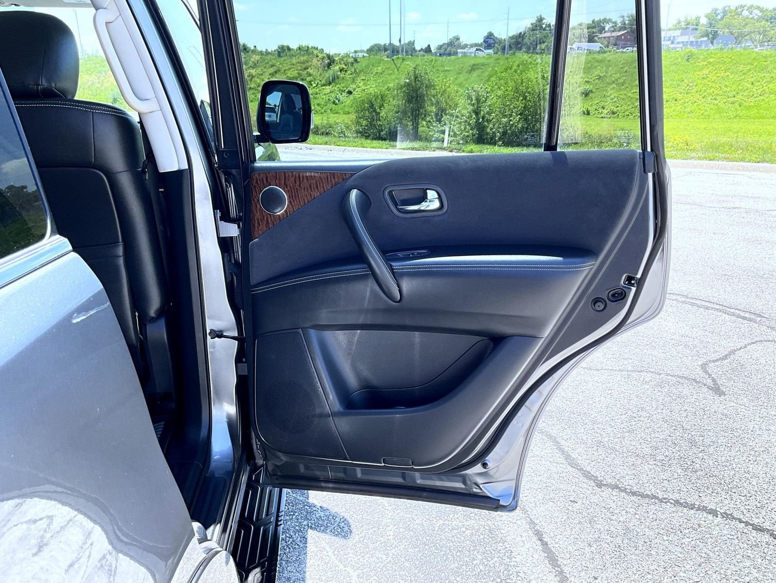 Used 2019 Gray Nissan SV image 17