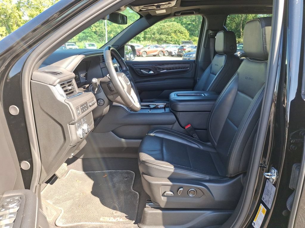 2024 GMC Yukon Denali - Photo 13