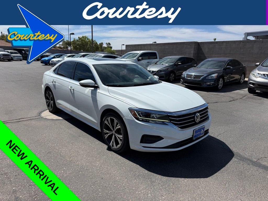 Used 2022  Volkswagen 2.0T SE image 1