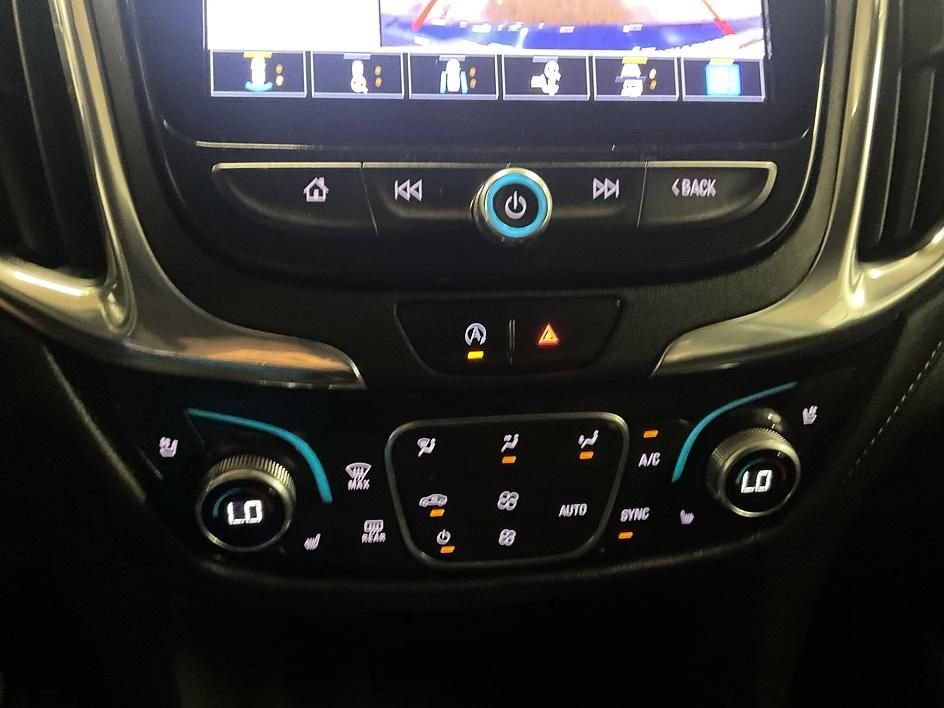 Used 2022 Blue Chevrolet Premier image 21