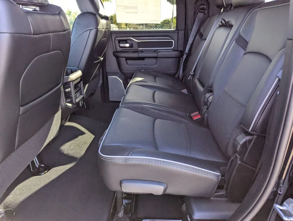 New 2026 Diamond Black Crystal Pearl-Coat Exterior Paint RAM Laramie image 9