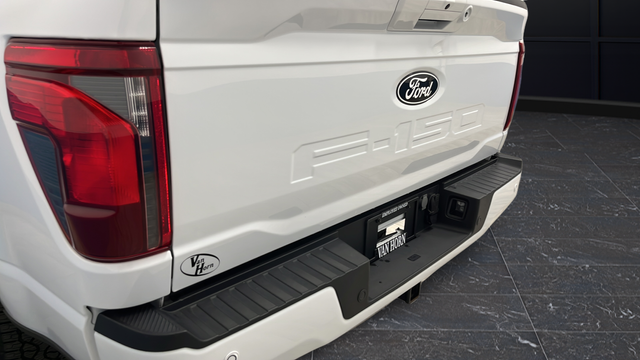 Used 2024 Oxford White Ford XLT image 39