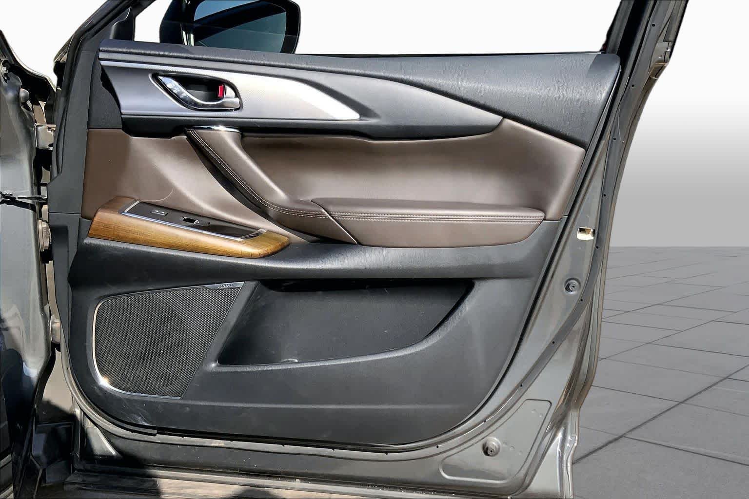 Used 2021 Machine Gray Metallic Mazda Signature image 22