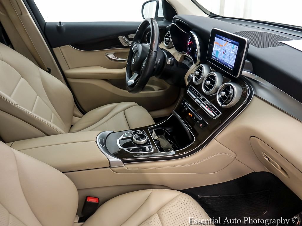 Used 2018  Mercedes-Benz GLC 300 image 28