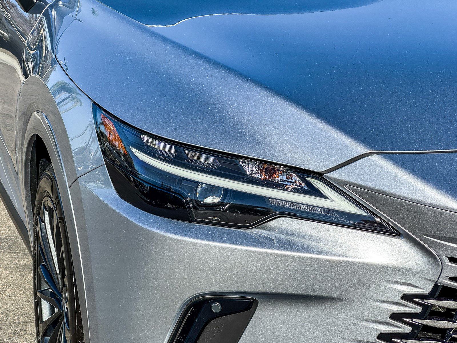 New 2026 Iridium Lexus RX 450h+ PREMIUM AWD image 13
