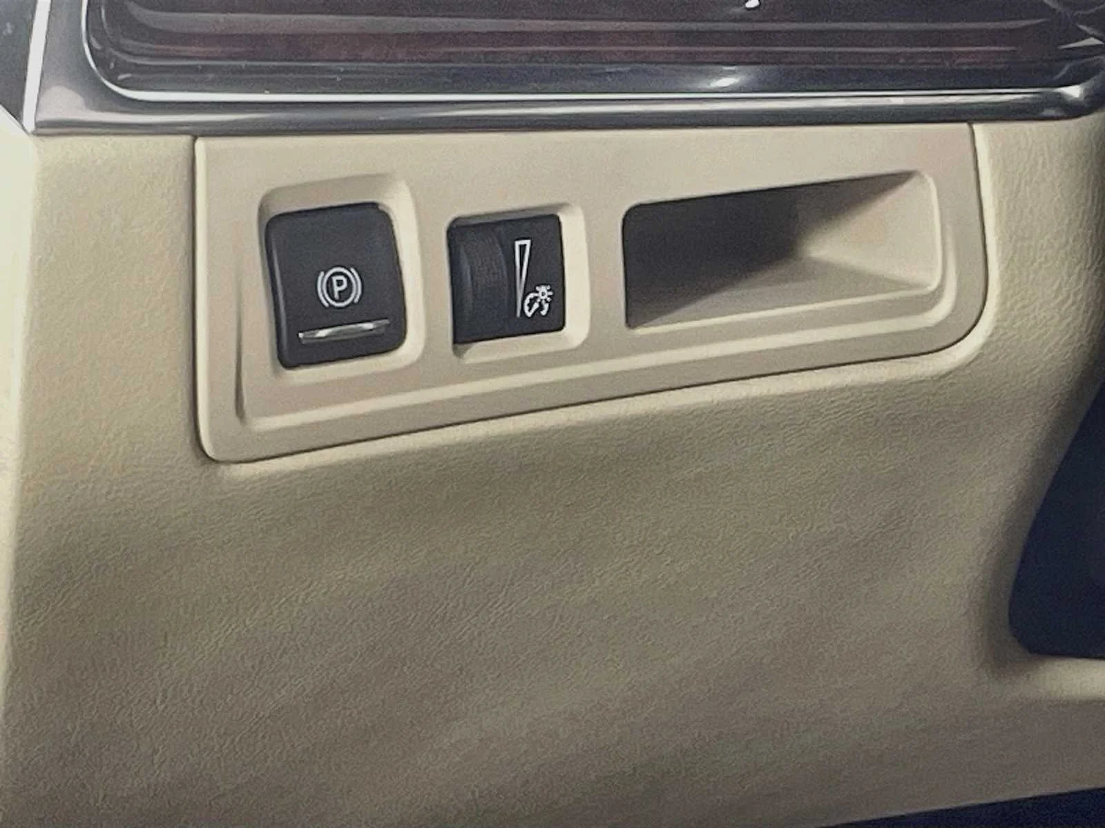 Used 2019 Dark Mocha Metallic Cadillac Luxury FWD image 8