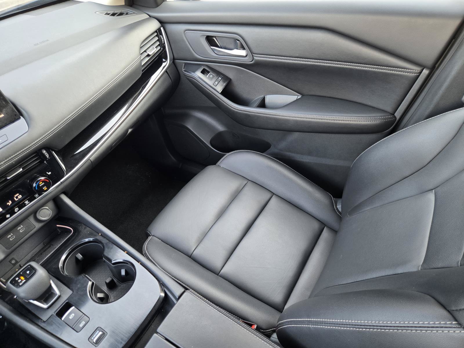 Used 2026 Super Black Nissan SL image 15