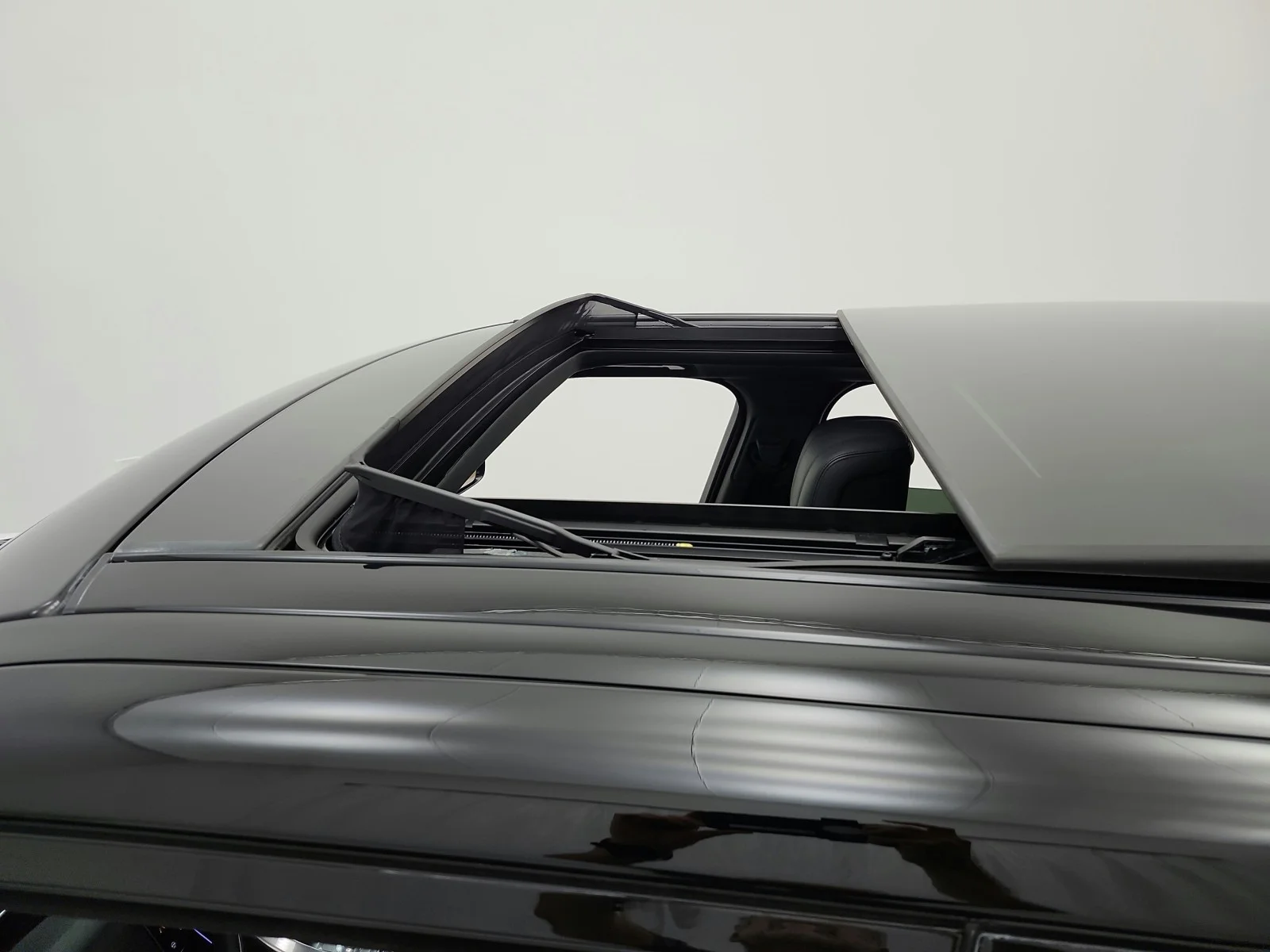 Used 2022  Land Rover Turbo i6 MHEV HSE Silver Edition image 16