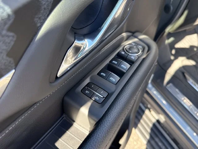 Used 2023 STERLING METALLIC GMC Denali image 13
