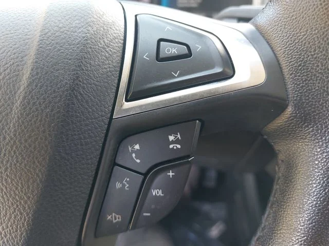Used 2022 Black Ford SEL image 18