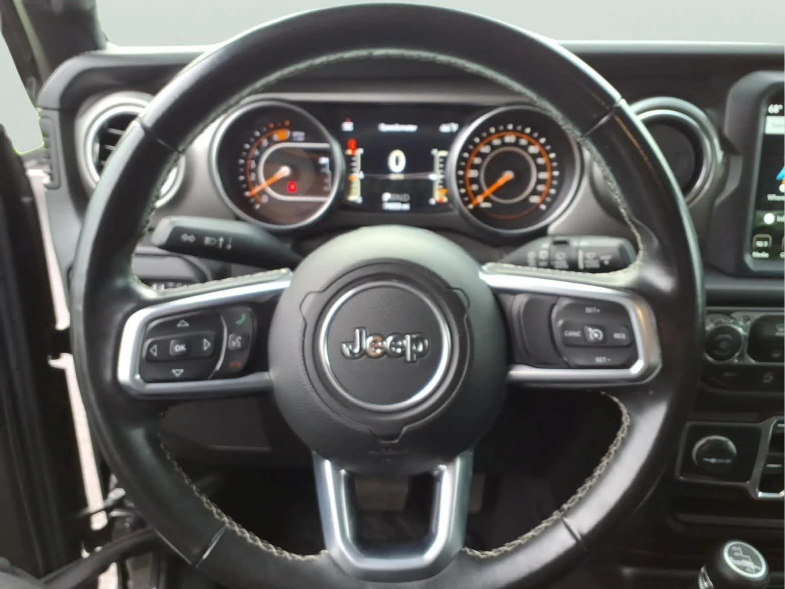 Used 2020 Granite Crystal Metallic Clearcoat Jeep Sahara image 29