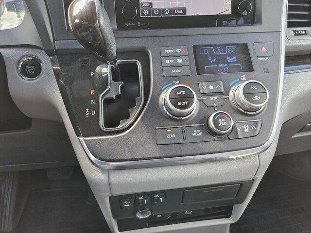 Used 2015 Silver Sky Metallic Toyota XLE Premium 8-Passenger image 18