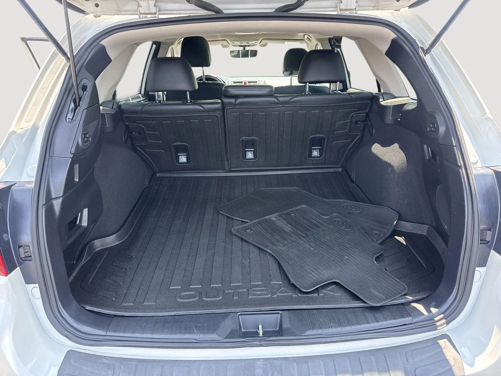 Used 2017 Crystal White Pearl Subaru Limited image 6