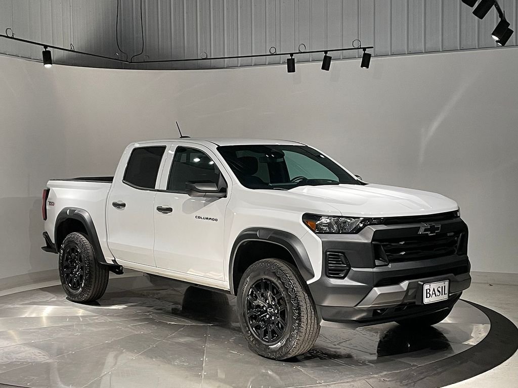 Used 2023 White Chevrolet Trail Boss image 38