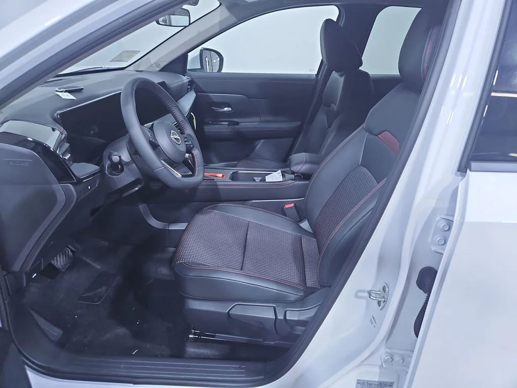 2025 Nissan Kicks SR AWD - Photo 9
