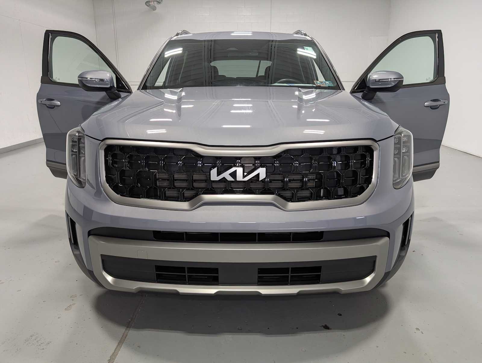 Used 2023 Everlasting Silver Kia EX X-Line image 15