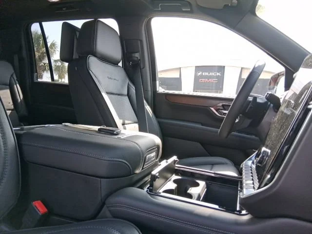 2026 GMC Yukon XL Denali - Photo 18