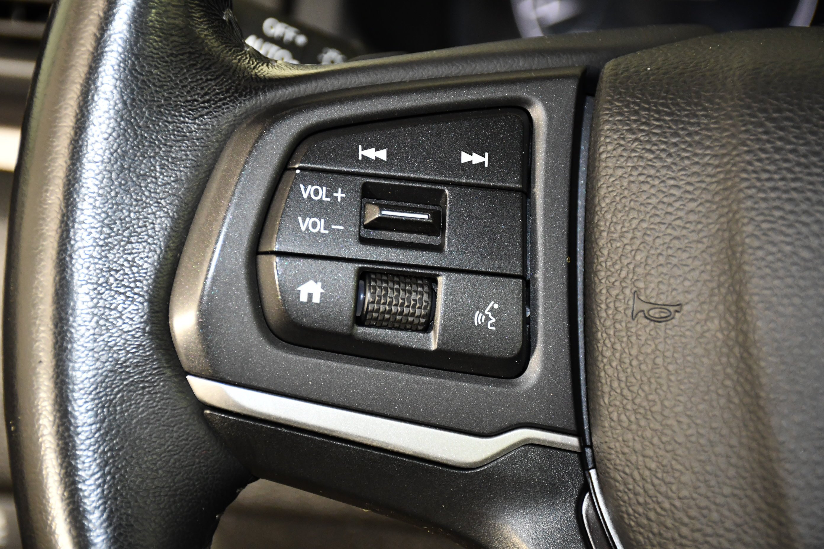 Certified Used 2024 Crystal Black Pearl Honda RTL image 18