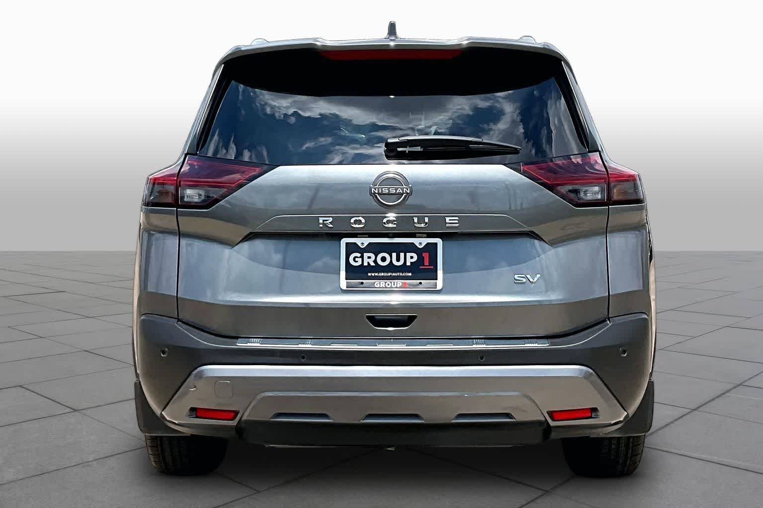 Certified Used 2023 Gun Metallic Nissan SV image 5