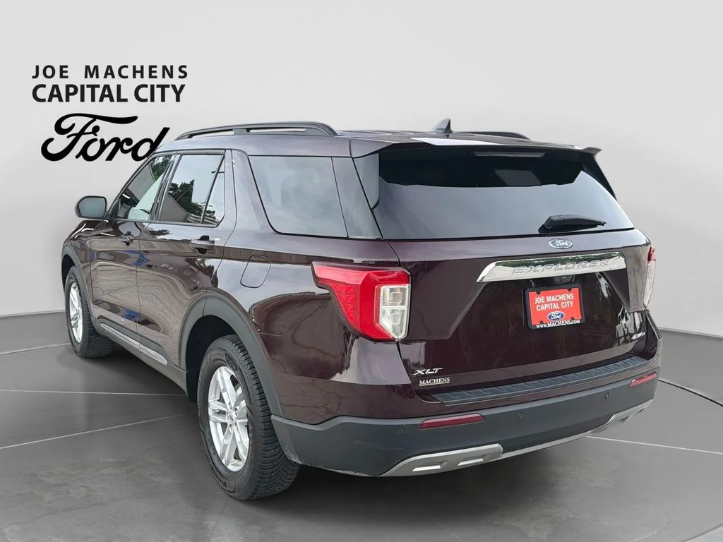 Used 2023 Jewel Red Metallic Ford XLT image 7