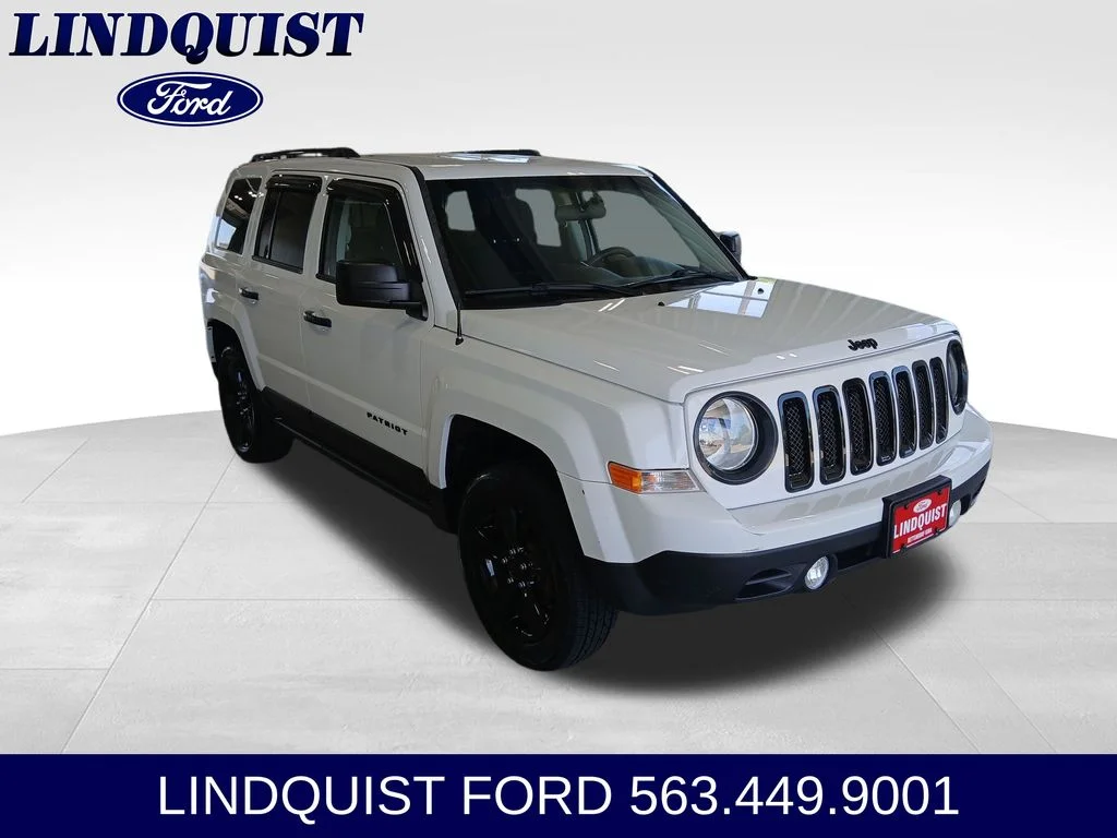 Used 2015 Bright White Clearcoat Jeep Sport image 7
