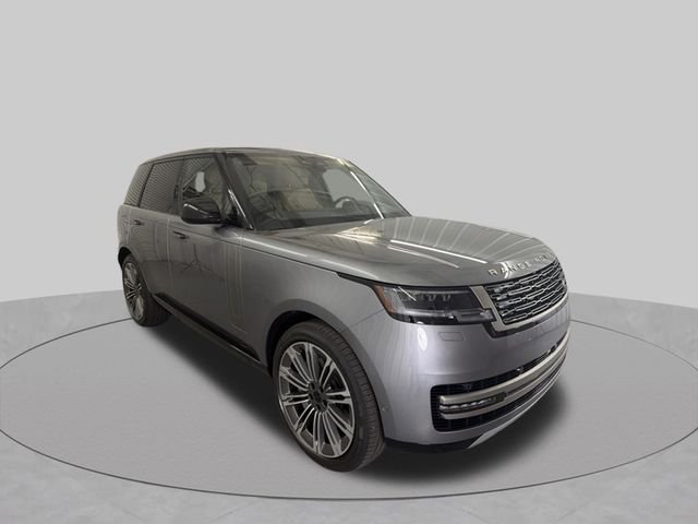 New 2026 Eiger Grey Land Rover SE image 3