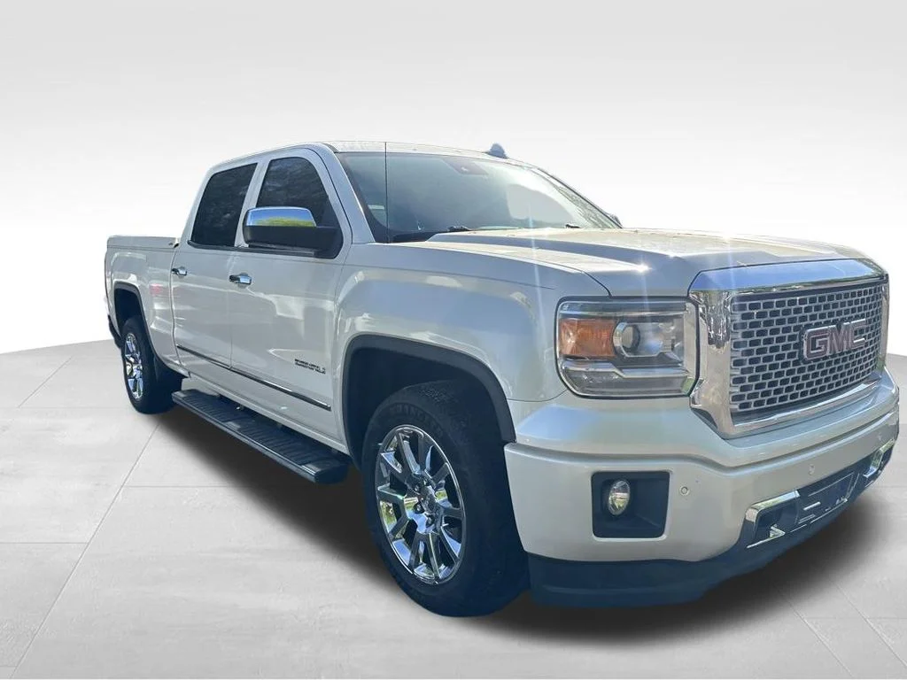 Used 2015 White GMC Denali image 8