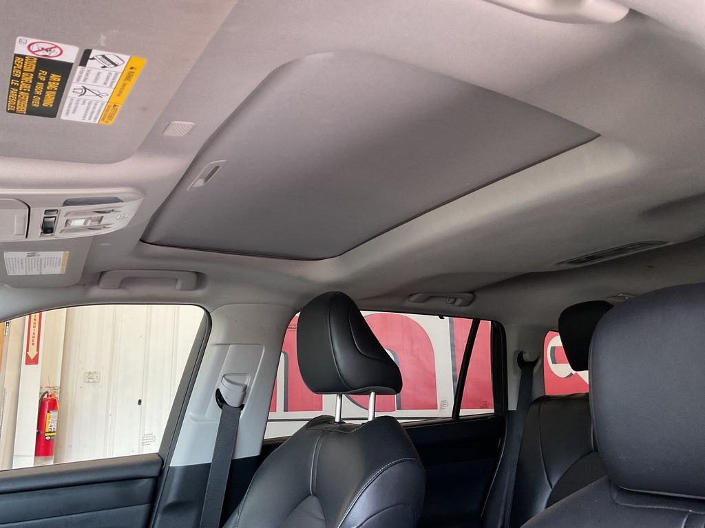 Used 2022 Gray Toyota XLE image 29