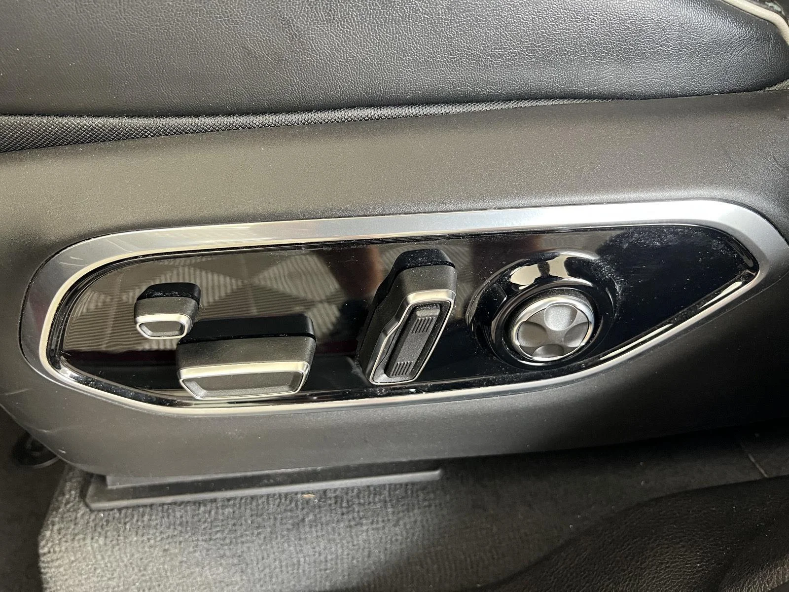 Used 2023 Rd Jeep Summit image 6