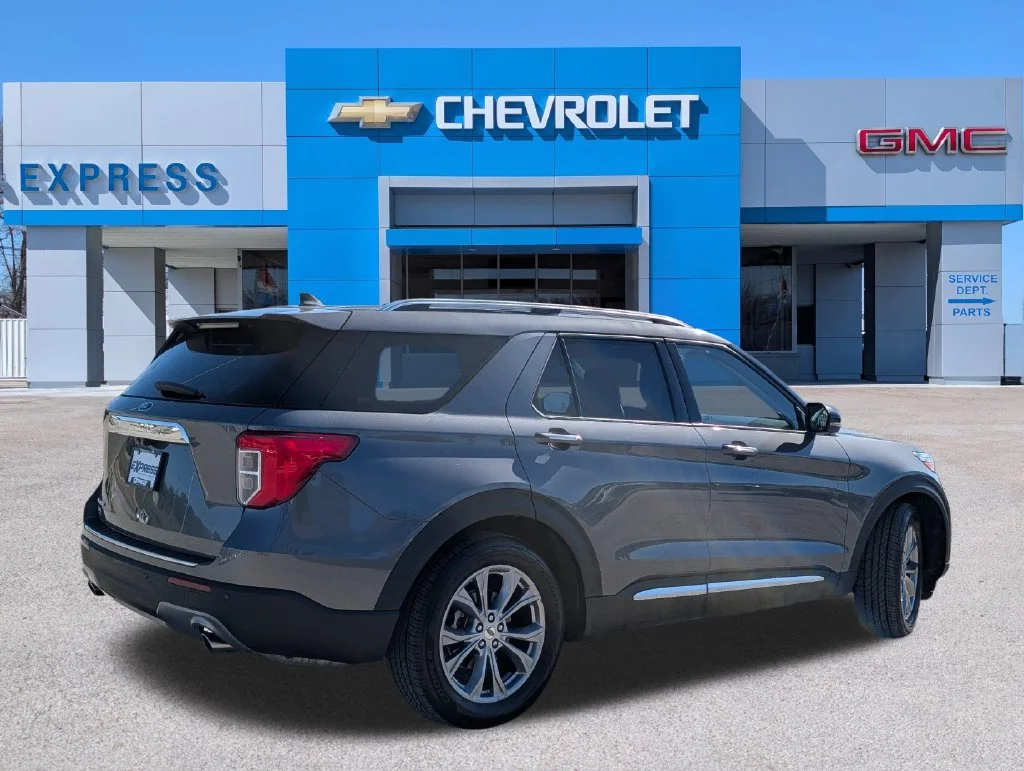 Used 2022 Gray Ford Limited image 3