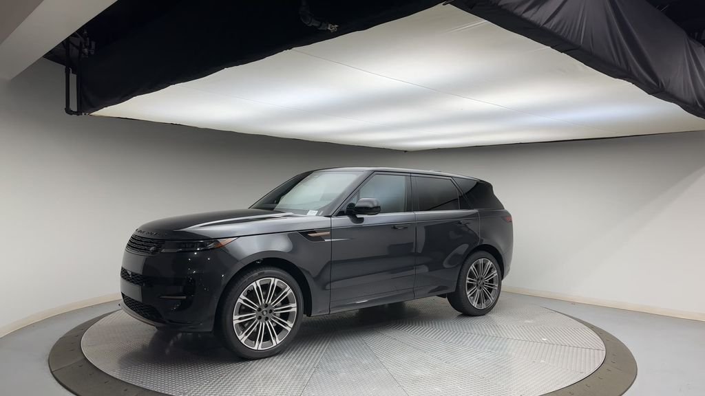 Used 2025 Carpathian Gray Premium Metallic Land Rover Dynamic SE image 4