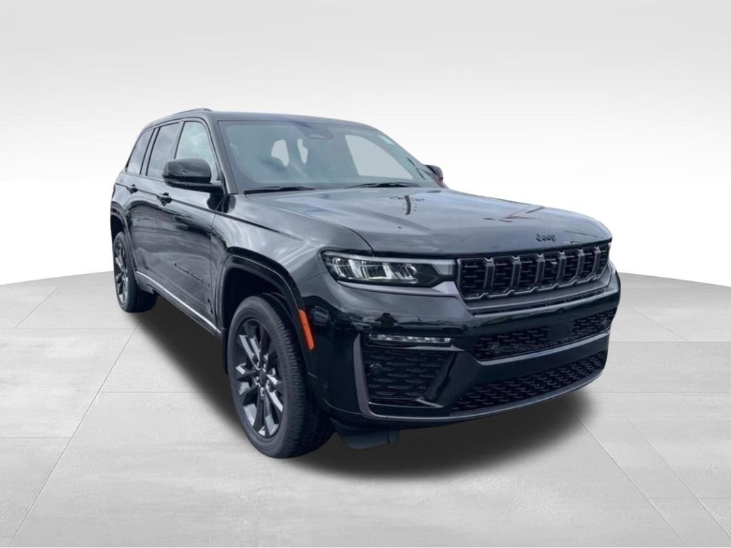 New 2026 Diamond Black Crystal Pearl-Coat Exterior Paint Jeep Limited Reserve image 7