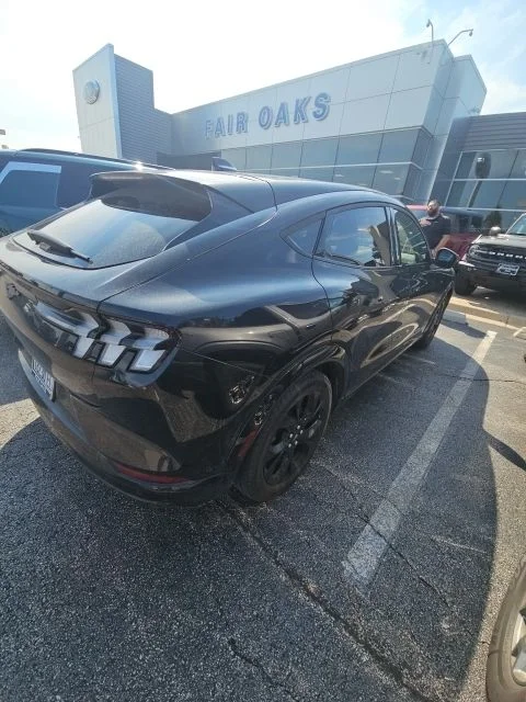Used 2023 Black Ford Premium image 3