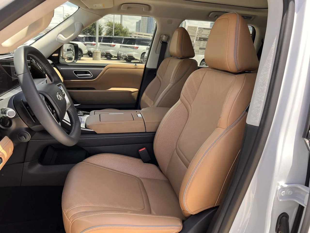 New 2026 Radiant White INFINITI LUXE image 21