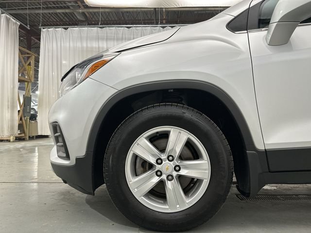 Used 2018 Silver Chevrolet LT image 21