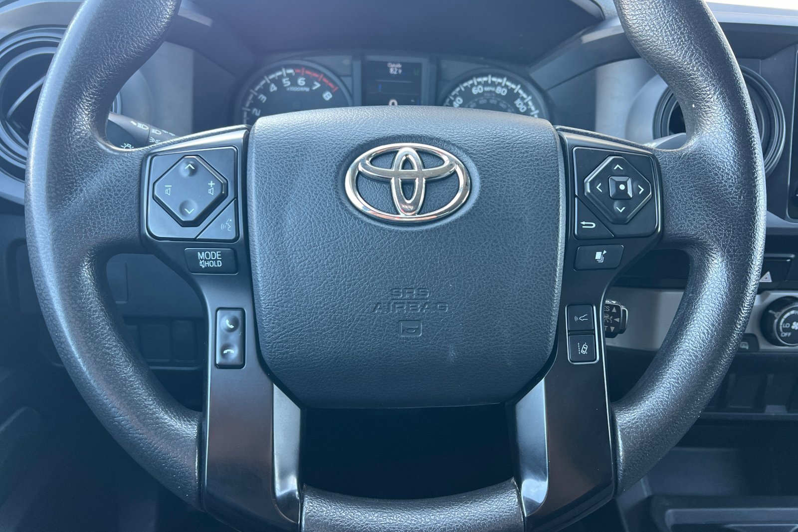 Used 2022 White Toyota SR image 21