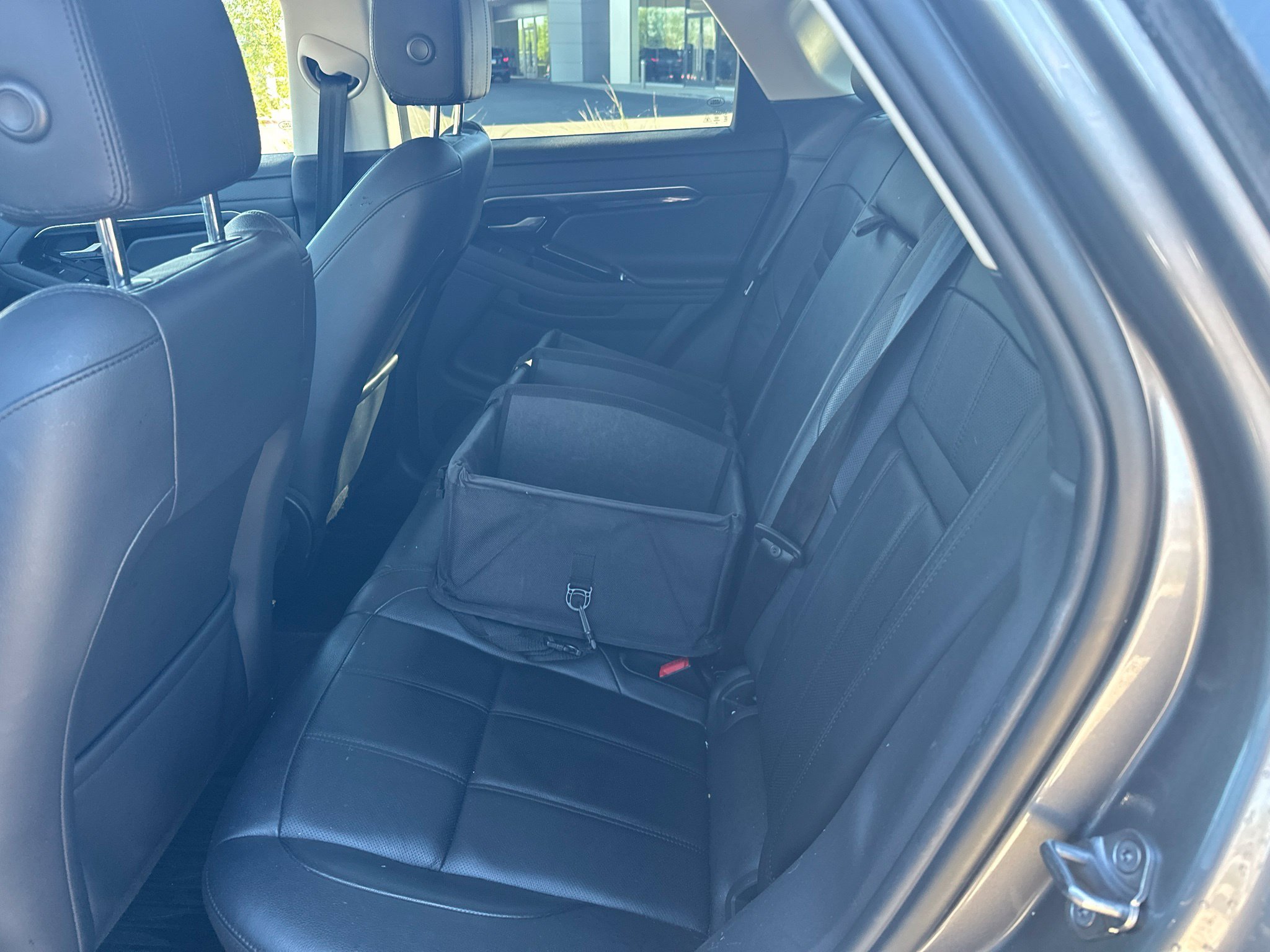 Used 2020 Eiger Gray Metallic Land Rover S image 5