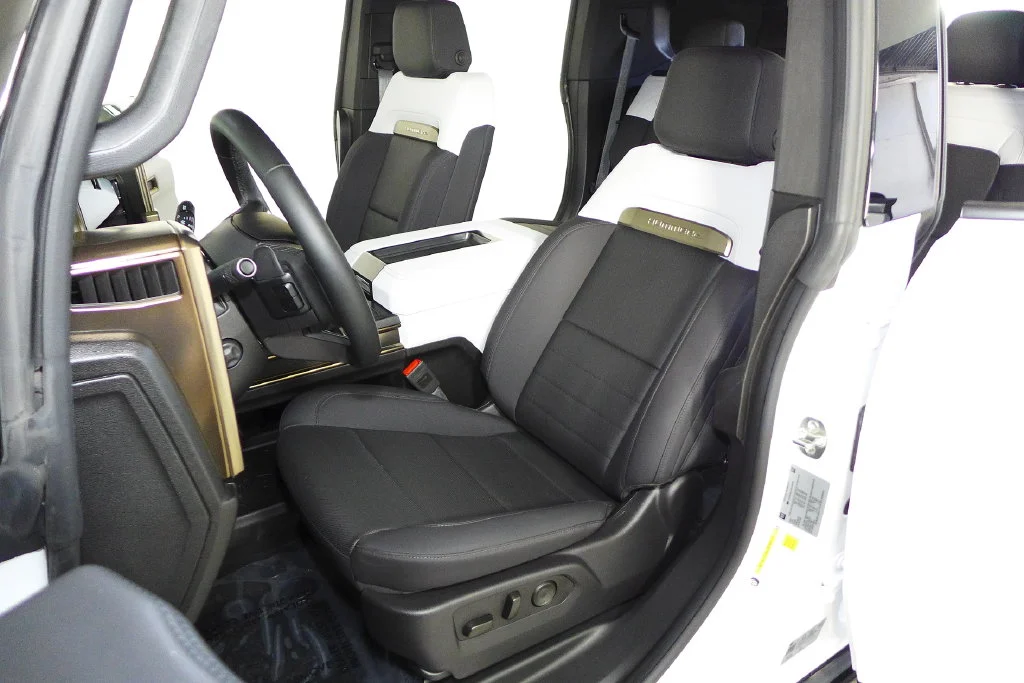 Used 2025 White GMC 3X image 10