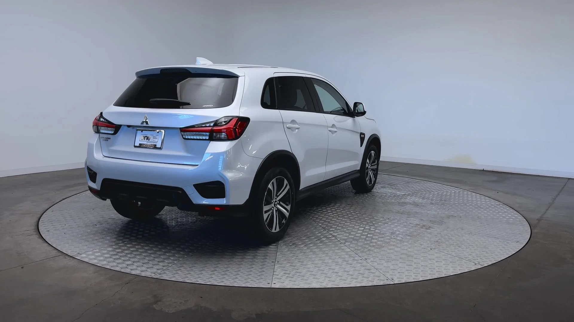 New 2026 White Diamond Mitsubishi ES image 8