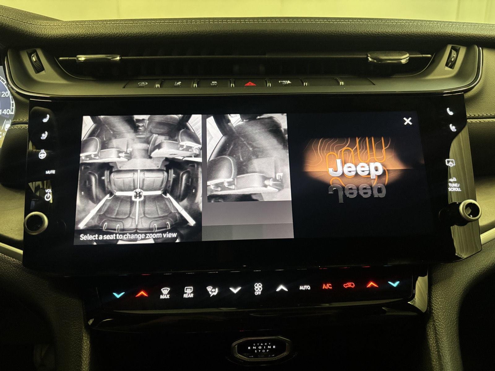 New 2026 Diamond Black Crystal Pearl-Coat Exterior Paint Jeep Limited Reserve image 22