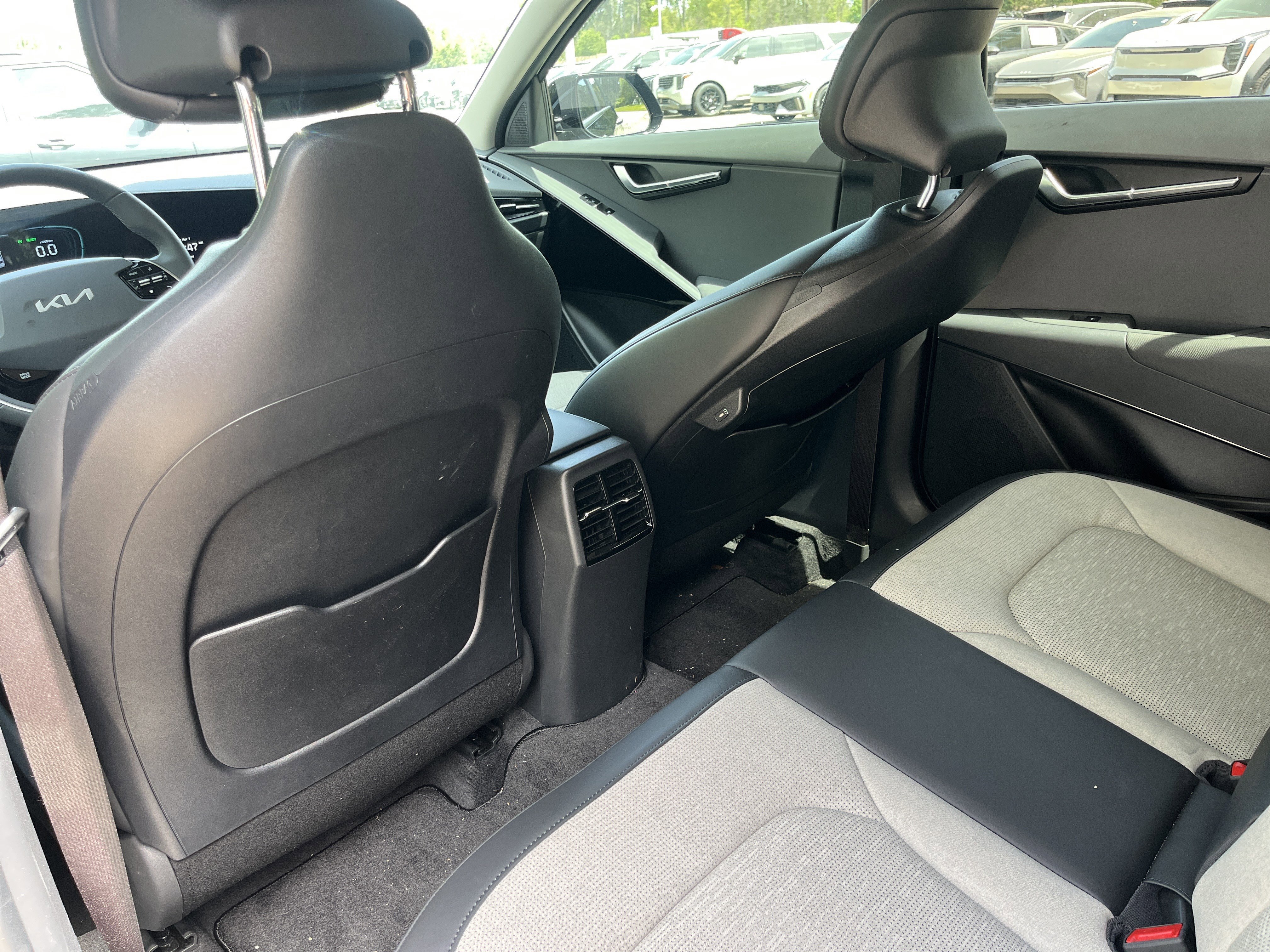 Used 2025 Aurora Black Pearl Kia SX image 20